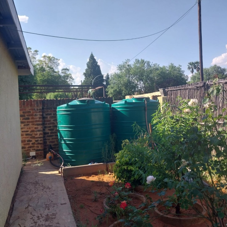 7 Bedroom Property for Sale in Carters Glen Northern Cape